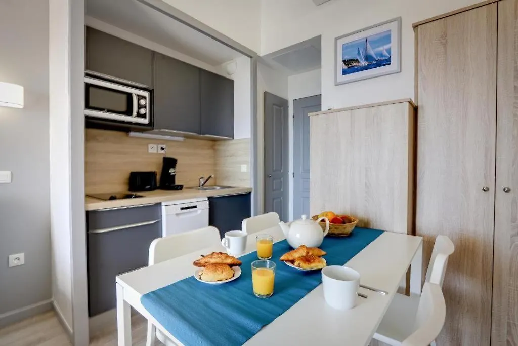 Grimaud, Les Restanques, Appartement Vue Mer, 4 Personnes 0*, Grimaud France